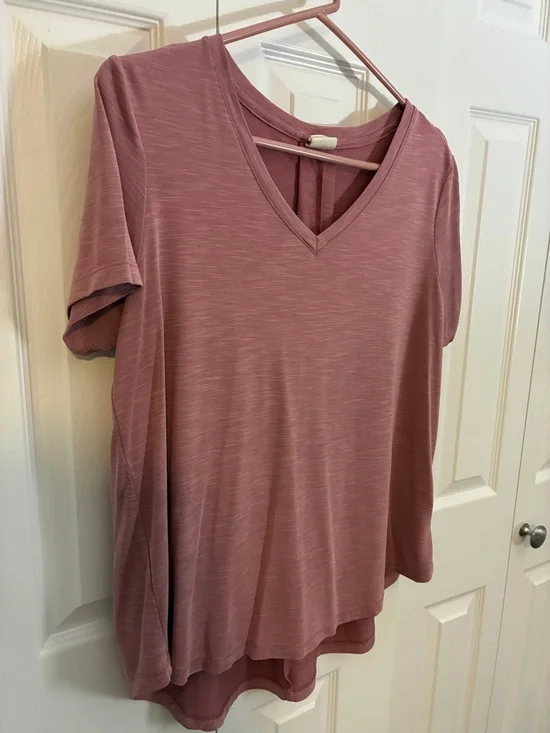 MOD REF Women’s V Neck Short Sleeve Flowing Mauve T Shirt- Size Large - Picture 6 of 13